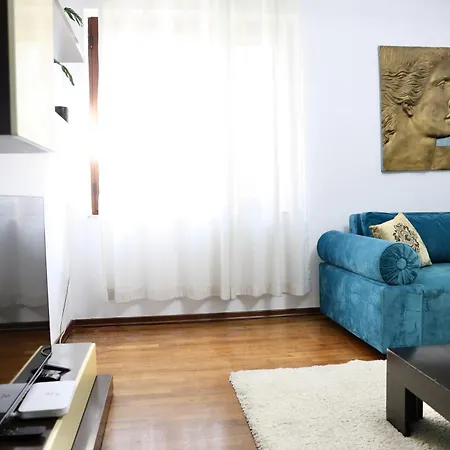 Superior Apartment With Jacuzzi - Skanderbeg Square District Lägenhet *