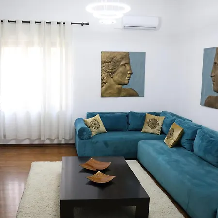Superior Apartment With Jacuzzi - Skanderbeg Square District Lägenhet Tirana