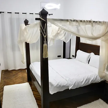 Lägenhet Superior Apartment With Jacuzzi - Skanderbeg Square District