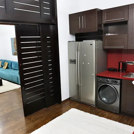 Ilirian Jacuzzi - Skanderbeg Square District * 티라나