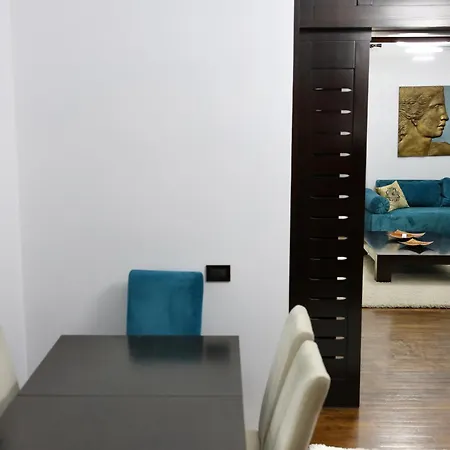 Luxe Living Mediterranean Grand Suite - Skanderbeg Square District Apartmán