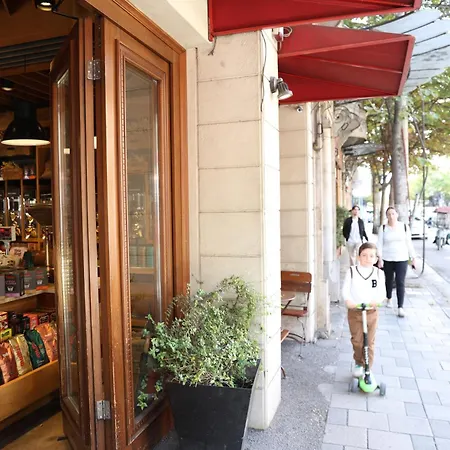 Ilirian Jacuzzi - Skanderbeg Square District * 티라나