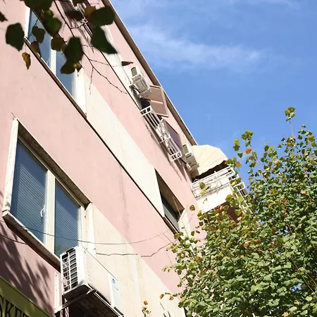 Luxe Living Mediterranean Grand Suite - Skanderbeg Square District Apartmán Tirana