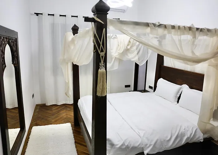 Апартаменты Superior With Jacuzzi - Skanderbeg Square District *